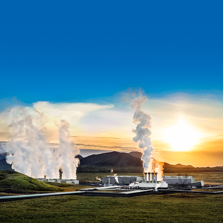 El Banco Europeo de Inversiones financió en parte la expansión de la central geotérmica de Hellisheidi, en el suroeste de Islandia que, junto que Italia, son los dos países europeos donde más energía geotérmica se utiliza. Según ECOHZ, tienen en conjunto una capacidad de producción instalada de más de 1.400 MW.Fuente: Gunnar Svanberg Skúlason / BEI