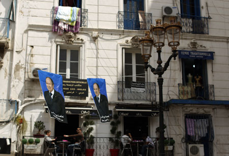Carteles del Presidente argelino, Abdelaziz Bouteflika, en una calle de Argel. AFP/Getty Images