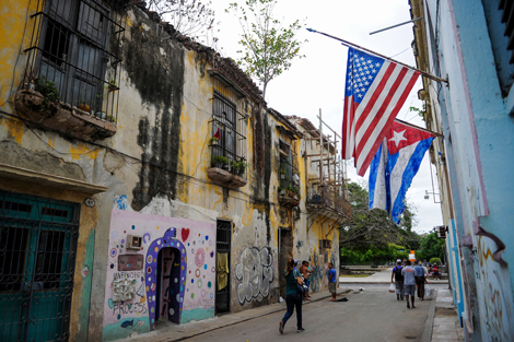 Cuba_EE_banderas