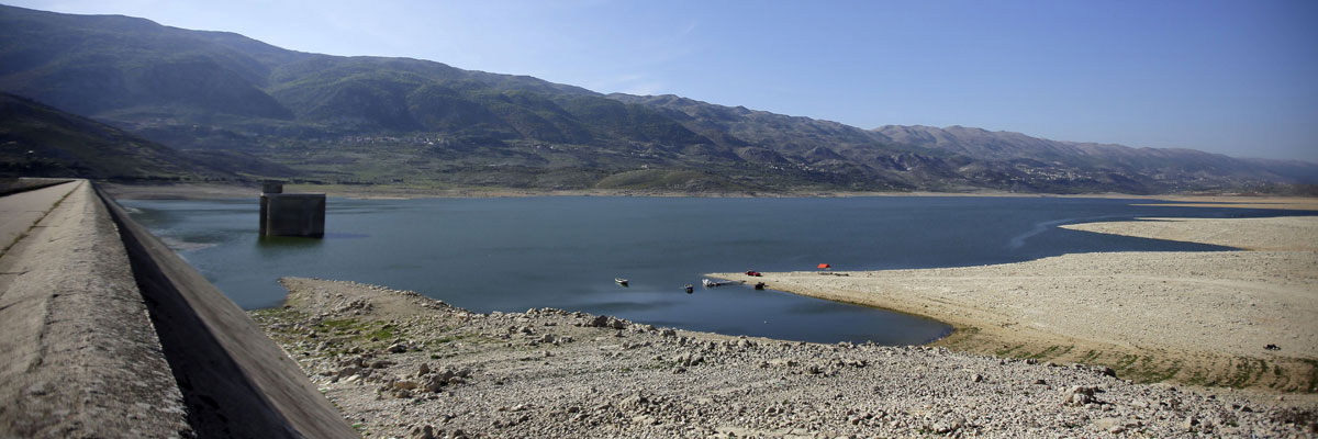 El lago artificial de Qaraoun en el Valle de la Bekaa, Líbano, abril de 2014.