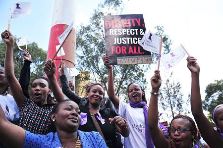 Mujeres kenianas protestan contra la violencia en Nairobi. Simon Maina/AFP/Getty Images