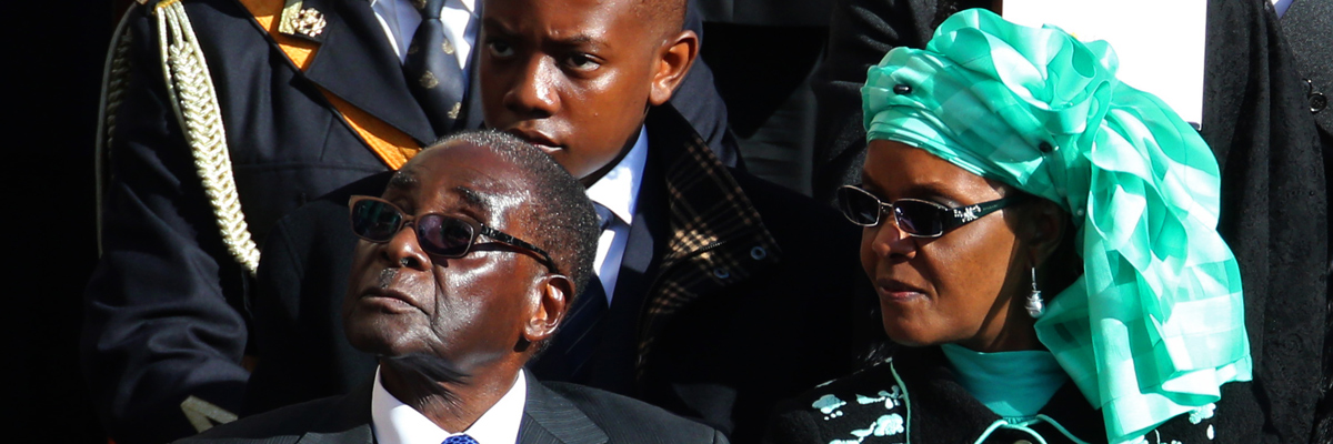 El presidente de Zimbabue, Robert Mugabe, junto a su esposa Grace en Ciudad del Vaticano, 2013. Peter Macdiarmid/Getty Images