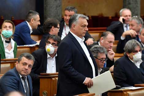 Orban_decreto