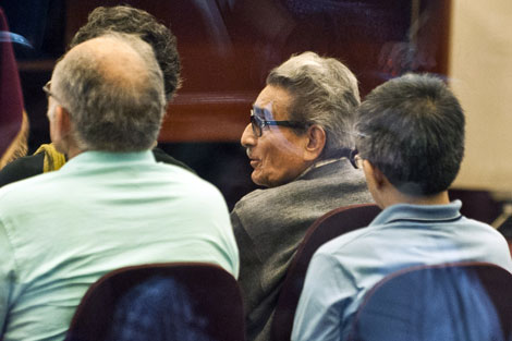 El fundador de Sendero Luminoso, Abimael Guzman, que cumple cadena perpetua, asiste a un juicio en Lima, Perú. Ernesto Benavides/AFP/Getty Images
