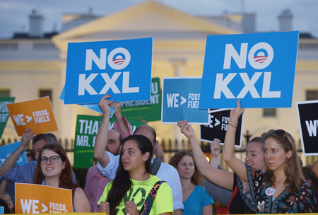 Personas protestan contra el oleoducto Keystone XL en Washington. Mandel Ngan/AFP/Getty Images