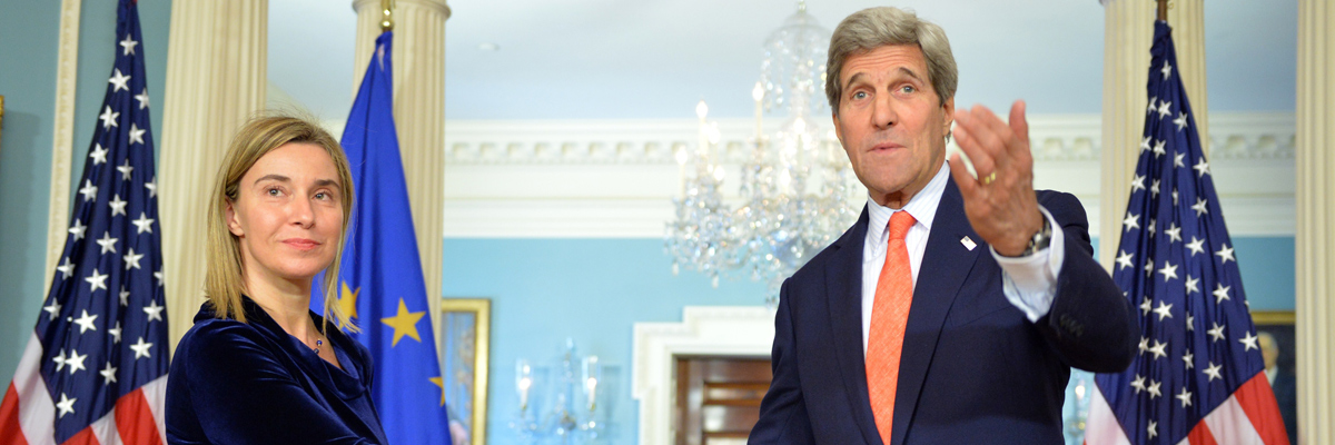 El secretario de Estado de EE UU, John Kerry, y la Alta Representante para la política exterior europea, Federica Mogherini. Mladen Antonov/AFP/Getty Images