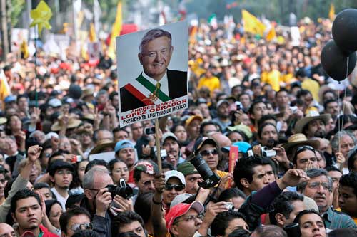 Partidarios de López Obrador en México, América Latina