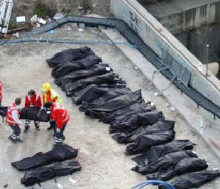 Madrid, 11 de marzo de 2004: cadáveres de las víctimas de los atentados de Atocha.