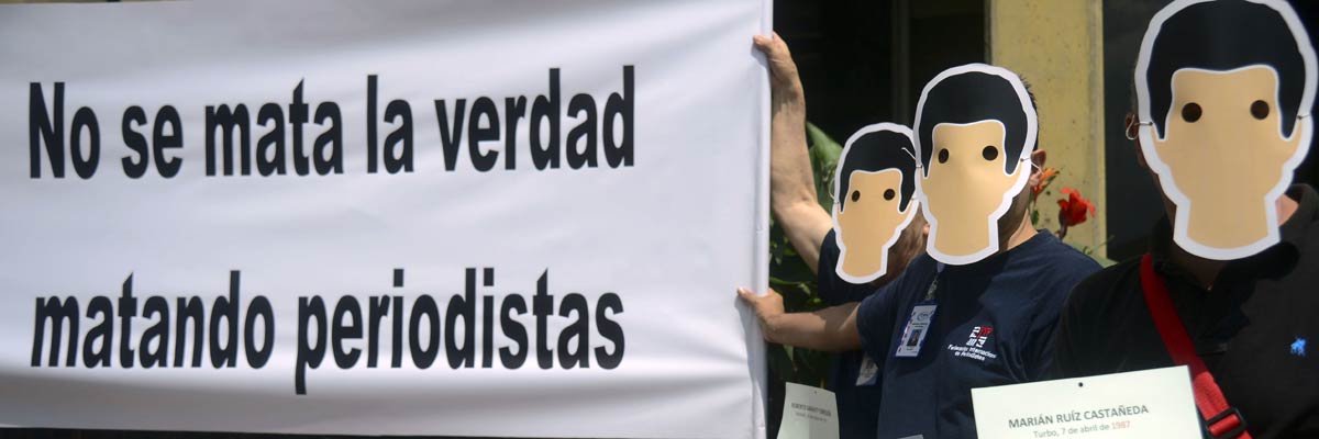 Periodistas colombianos protestan por la violencia que se ejerce contra los informadores en el país. Raúl Arboleda/AFP/Getty Images