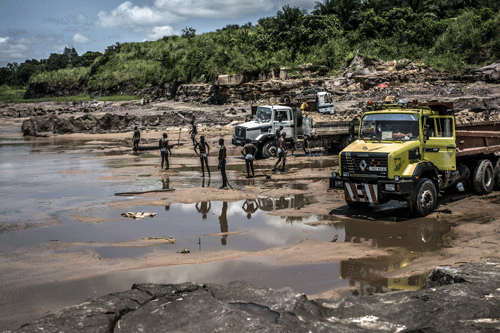 Trabajadores en el río Congo. (Marco Longari/AFP/Getty Images)