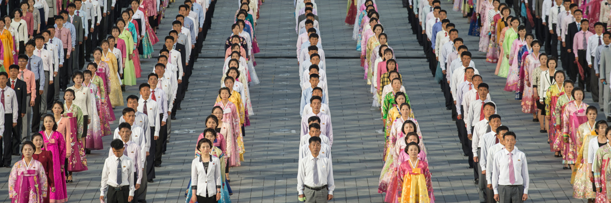 Danza colectiva en la plaza de Kim Il-Sung con motivo de la celebración del VII Congreso del Partido de los Trabajadores. (Ed Jones/AFP/Getty Images)