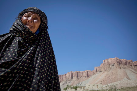 Un mujer hazara en una zona rural de Afganistán. Paula Bronstein/Getty Images