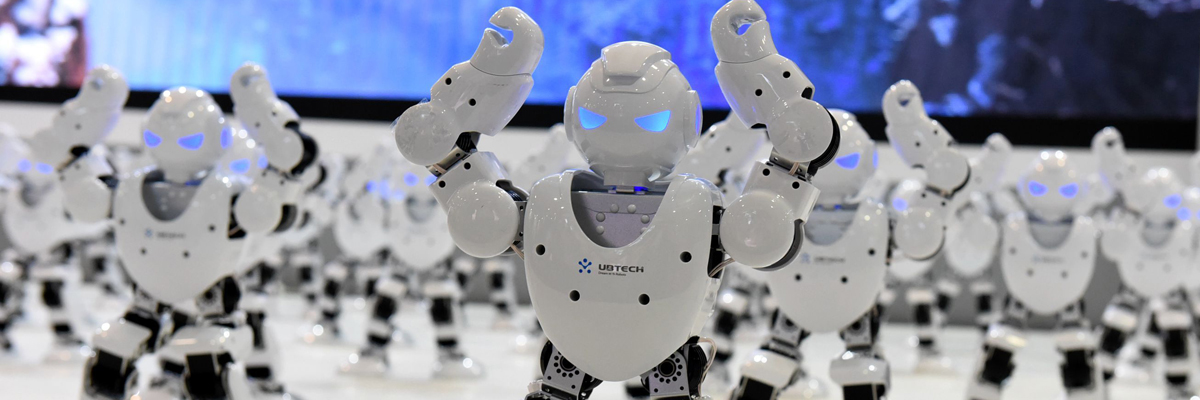 Robots 'Alpha' que se conectan a los teléfonos móviles en una exposición en China. VCG/Getty Images
