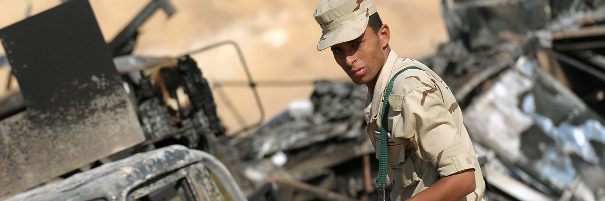 Soldado egipcio cerca de la frontera con Libia. (AFP/Getty Images)