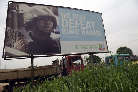 Cartel que anuncia la compaña del Gobierno nigeriano contra Boko Haram. Pius Utomi Ekpei /AFP/Getty Images 