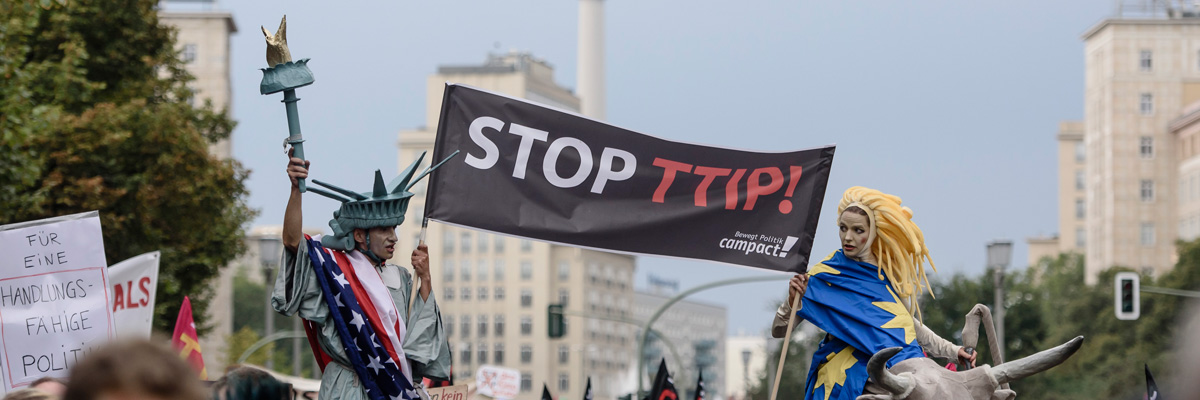 Manifestantes contra el TTIP en Berlín, Alemania. (Clemens Bilan/Getty Images)