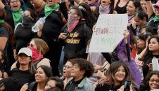 ¿Comienza la revolución morada en México?