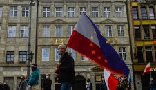 Las pseudoelecciones y el giro autoritario en Polonia