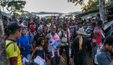 El peligroso trayecto de los niños migrantes desde Haití